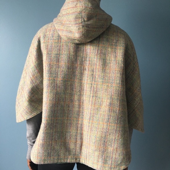 Buttoned Cape - Picture 3 of 6